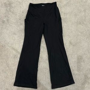Torrid Active 🖤 Flare leggings / yoga pants